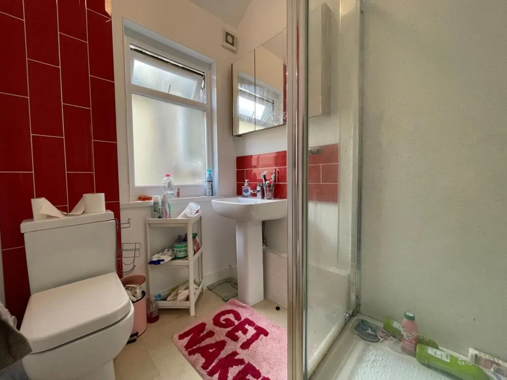 6 bedroom terraced house for rent
