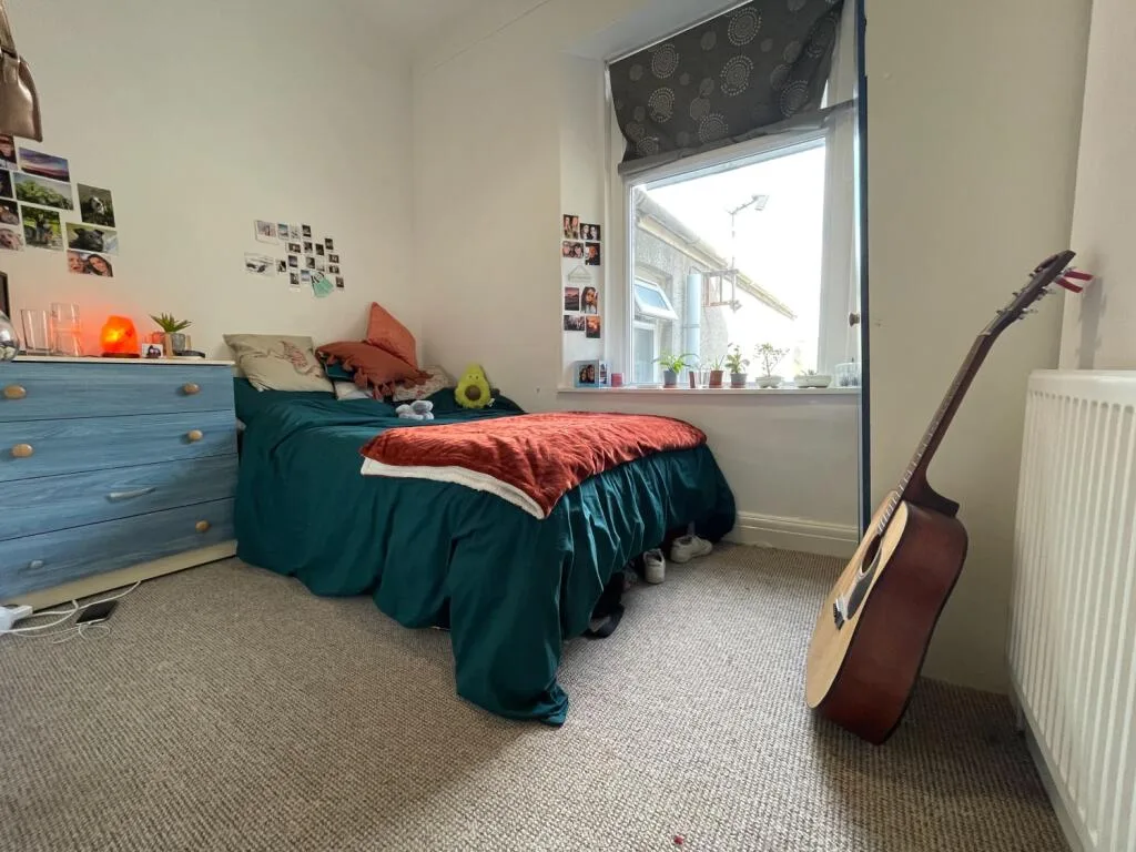 6 bedroom terraced house for rent