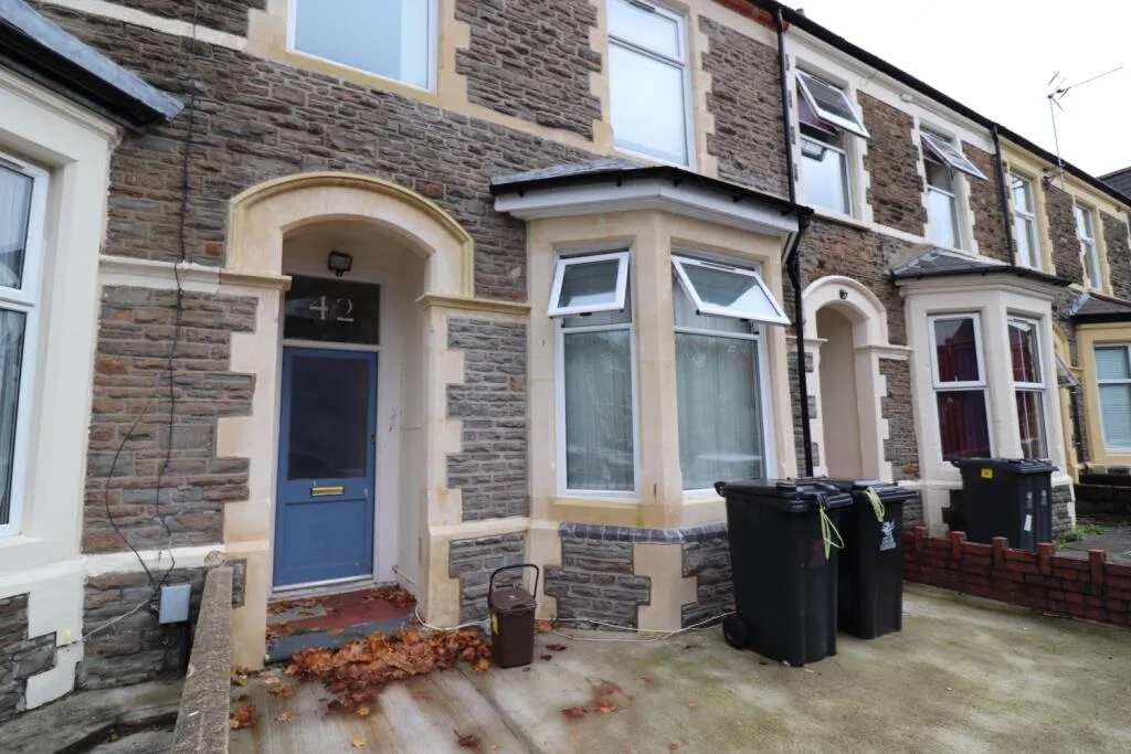 6 bedroom terraced house for rent