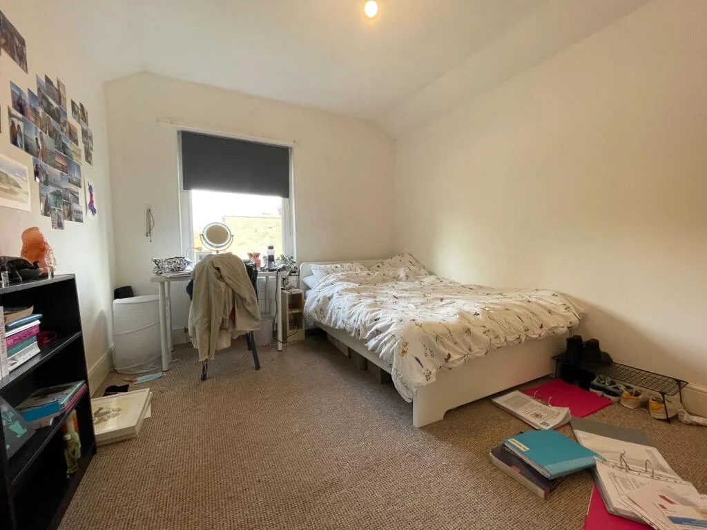 6 bedroom terraced house for rent