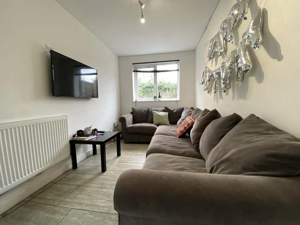 6 bedroom house for rent
