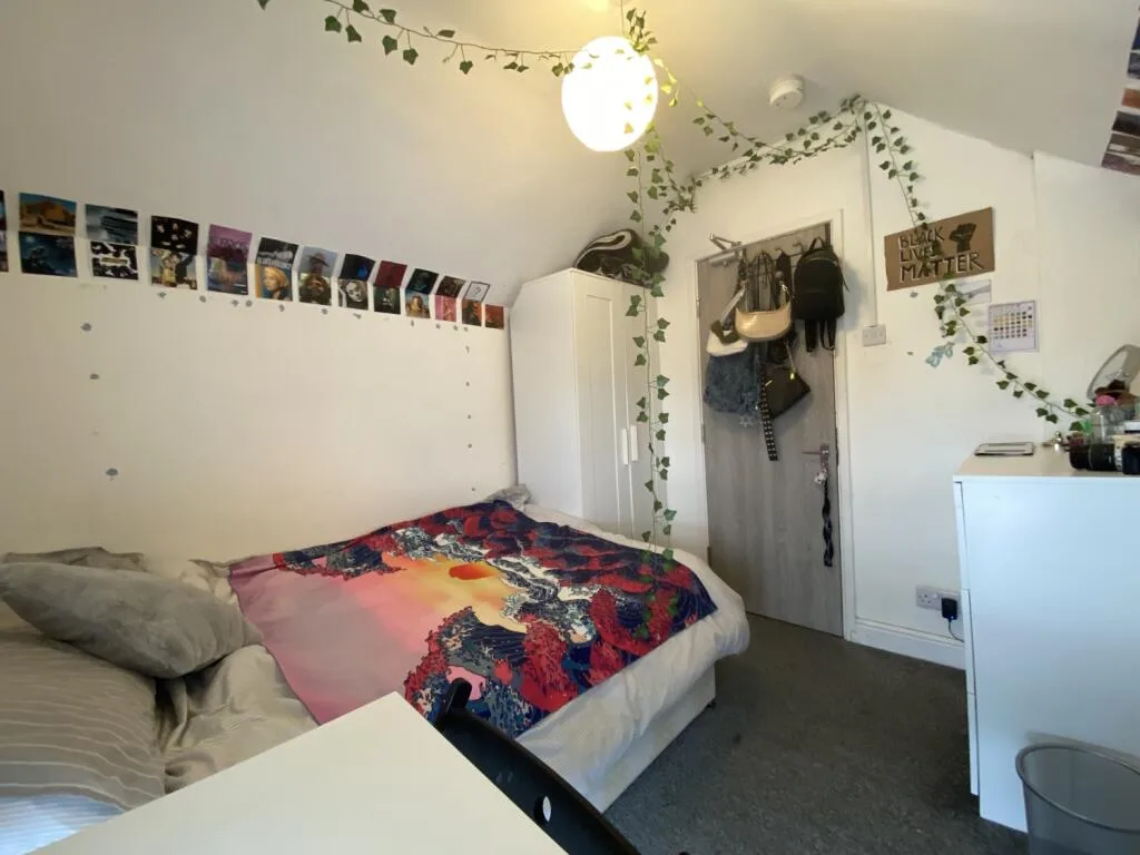 6 bedroom house for rent