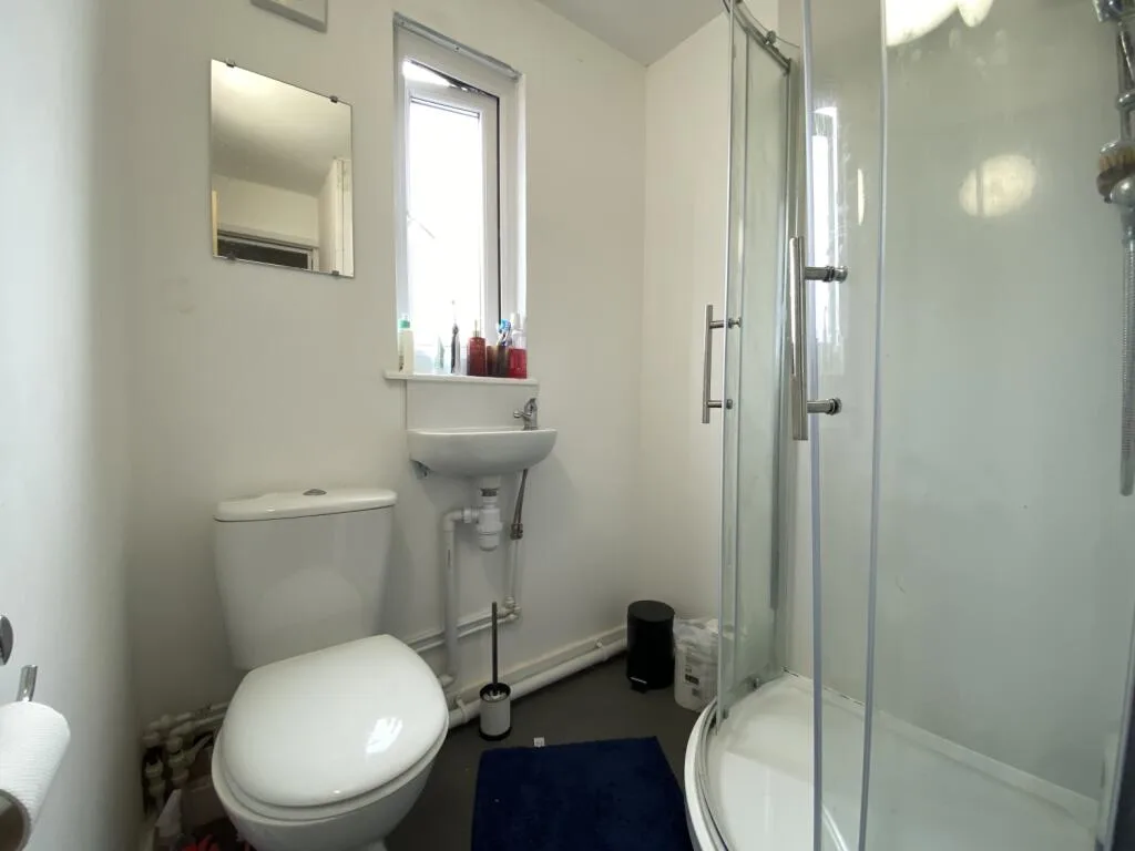 6 bedroom house for rent