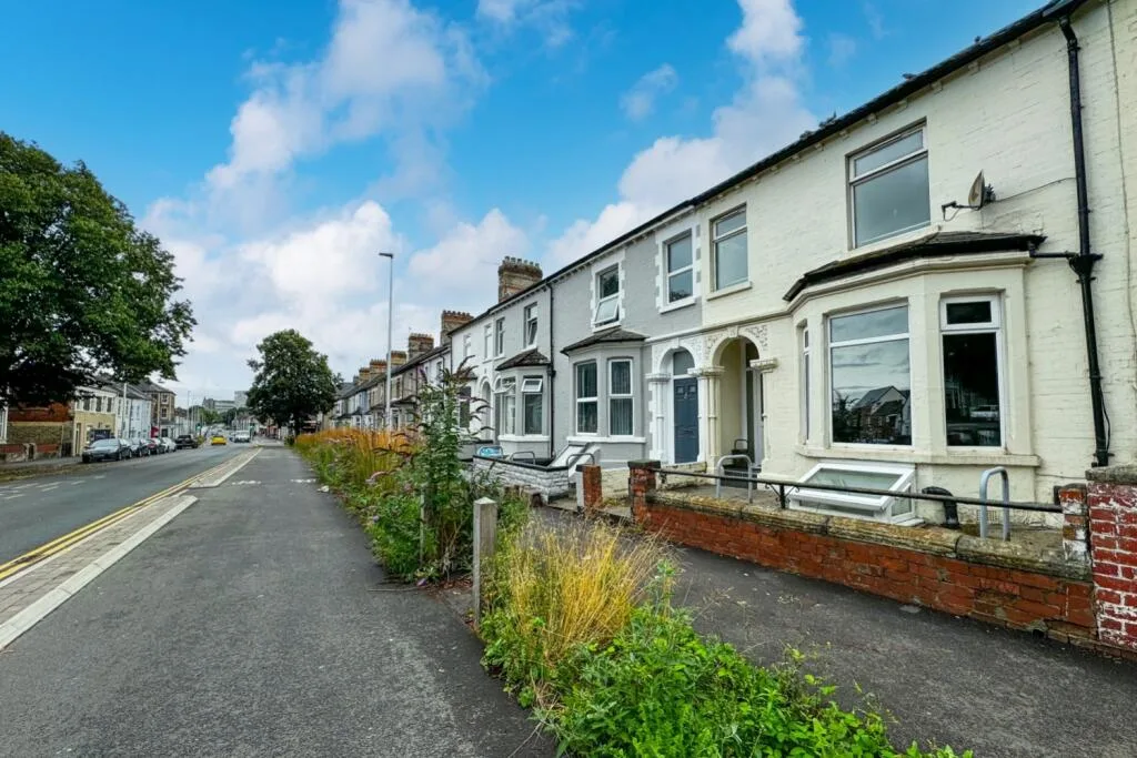 7 bedroom terraced house for rent