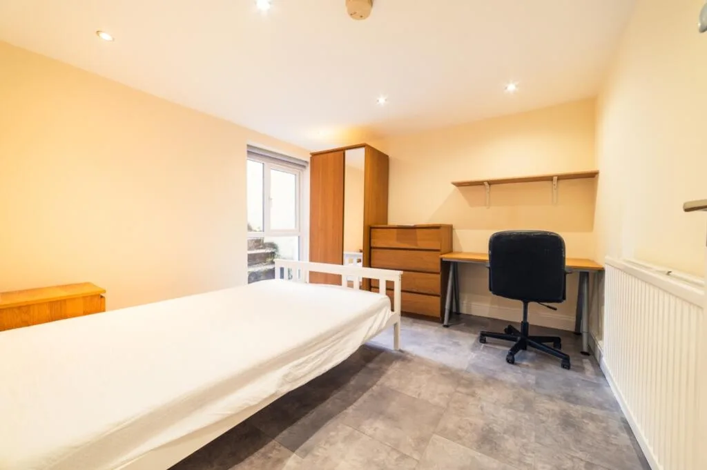 7 bedroom terraced house for rent