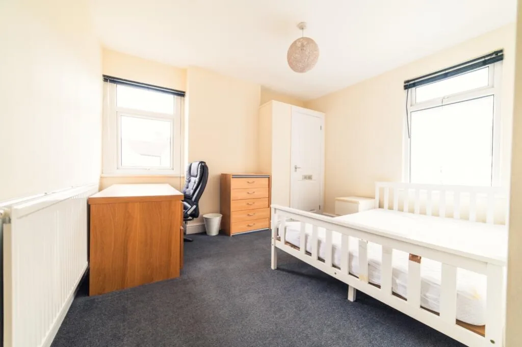 7 bedroom terraced house for rent