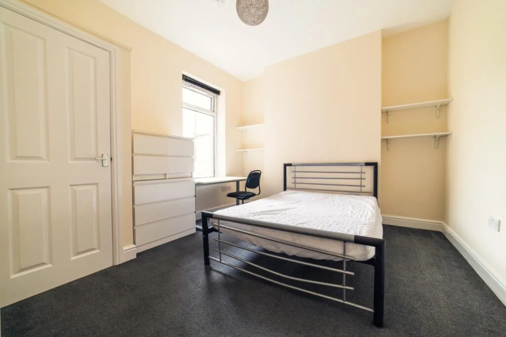7 bedroom terraced house for rent