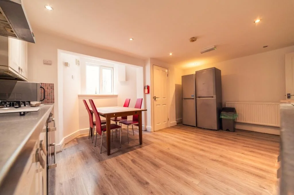 7 bedroom terraced house for rent
