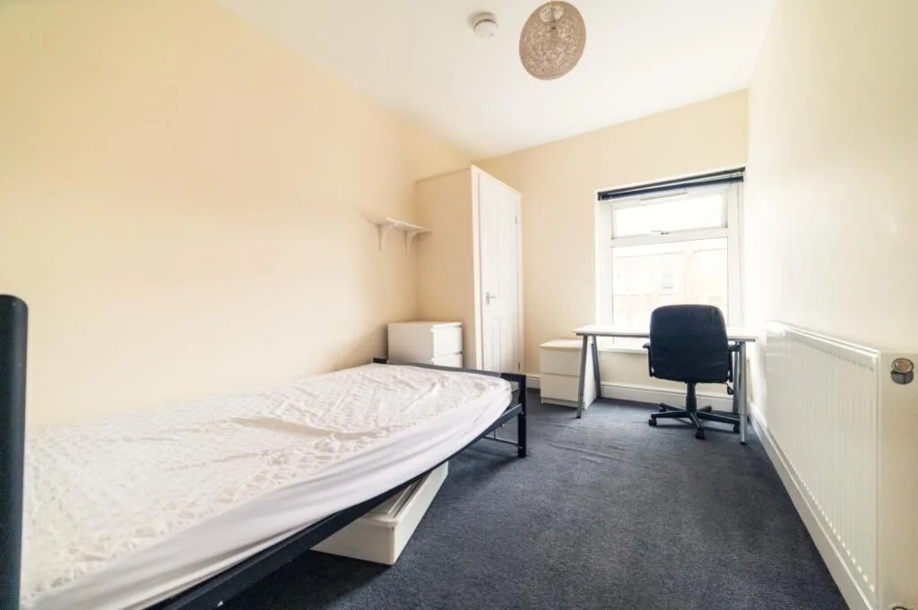 7 bedroom terraced house for rent