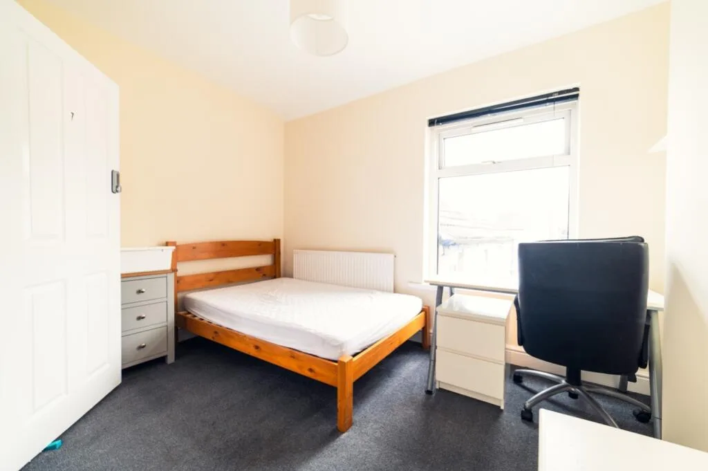 7 bedroom terraced house for rent