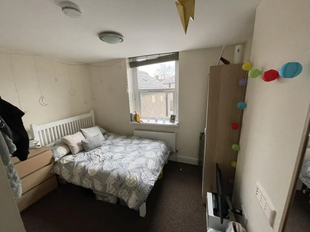 7 bedroom end of terrace house for rent