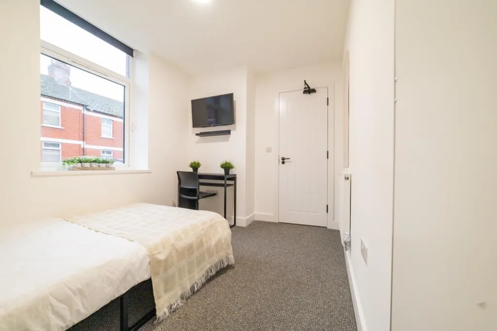 6 bedroom terraced house for rent
