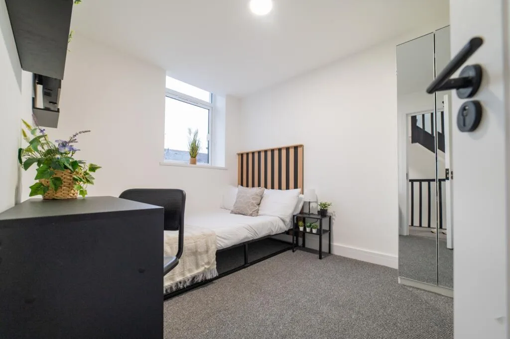 6 bedroom terraced house for rent