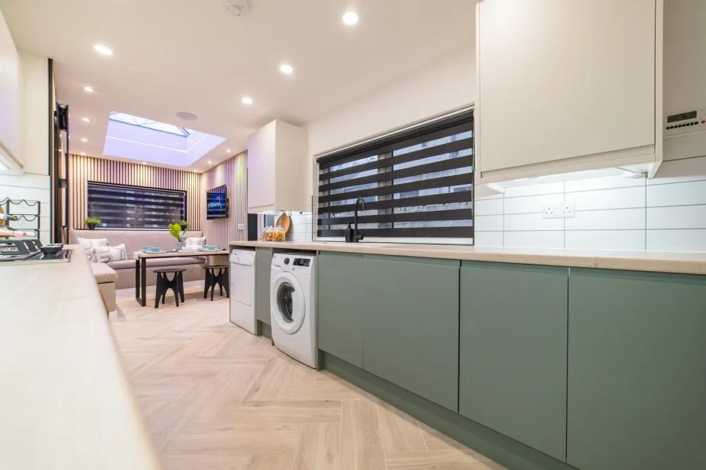 6 bedroom terraced house for rent