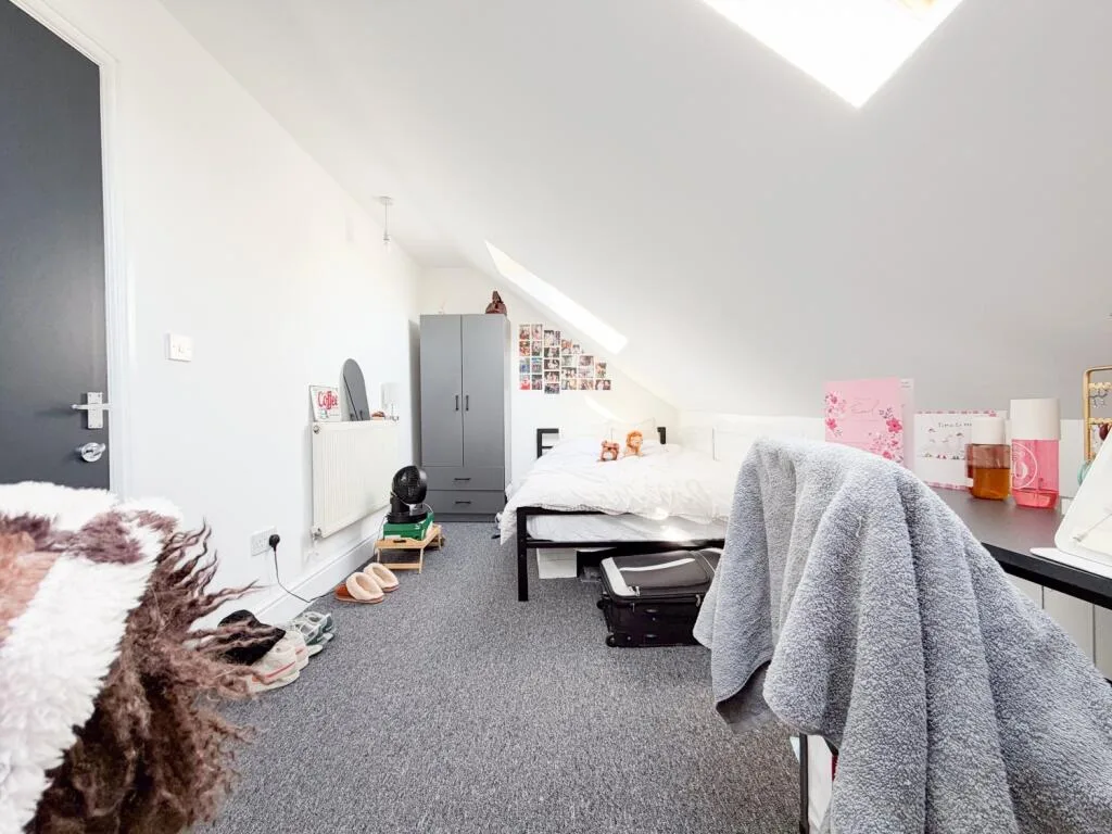 8 bedroom terraced house for rent