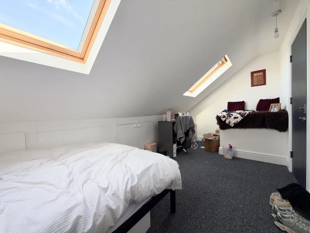 8 bedroom terraced house for rent