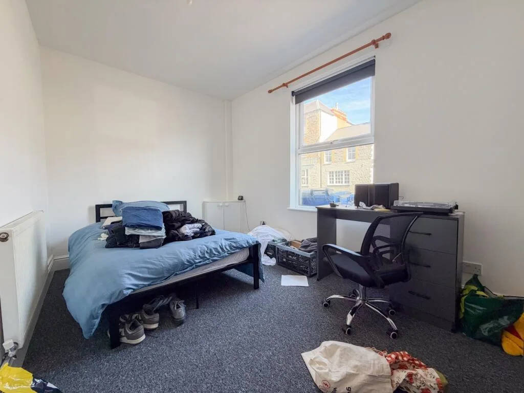 8 bedroom terraced house for rent