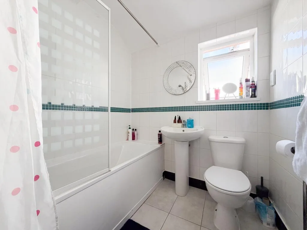 8 bedroom terraced house for rent