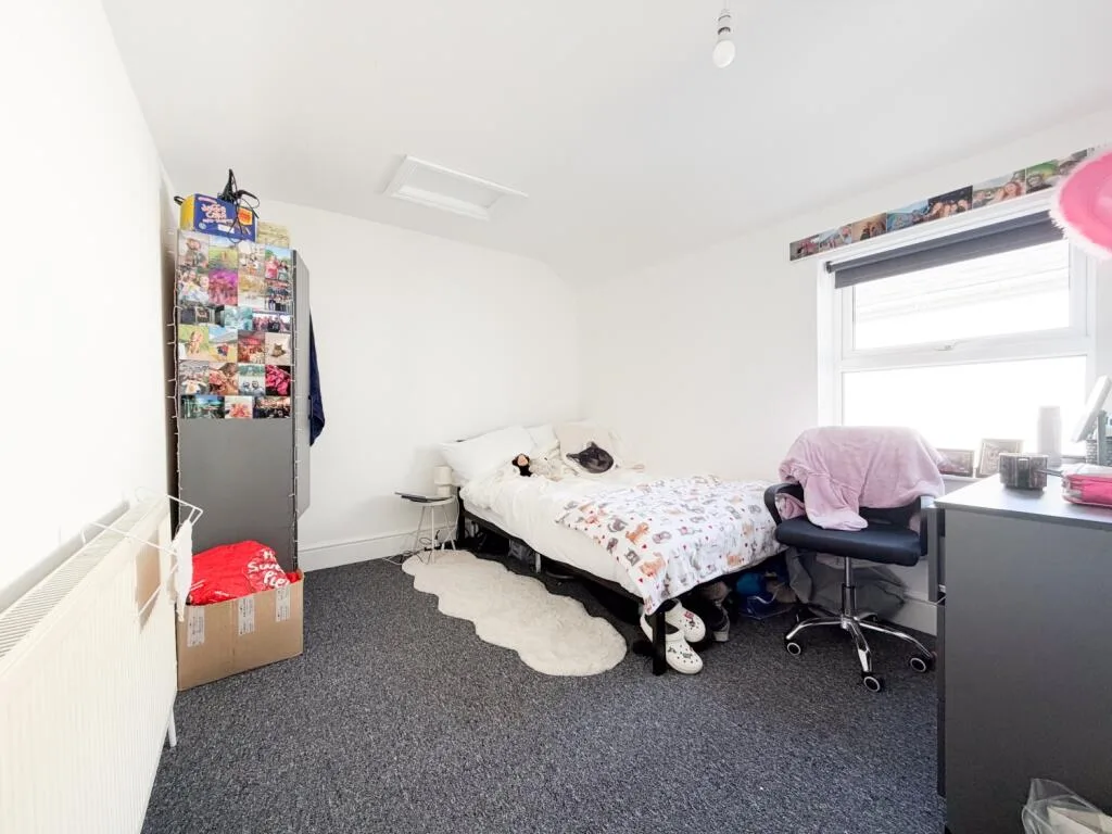 8 bedroom terraced house for rent