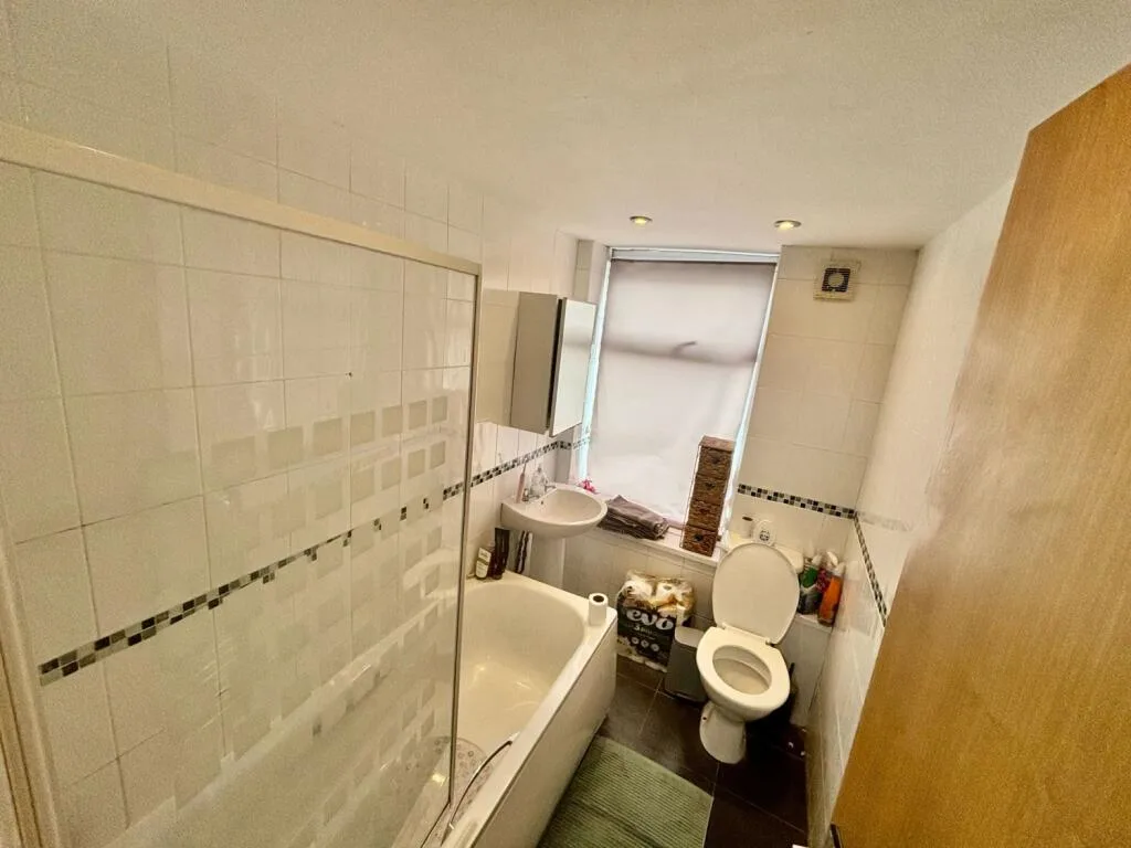 7 bedroom terraced house for rent