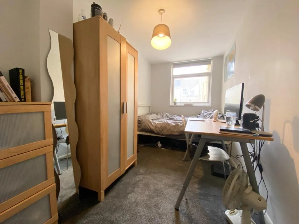 7 bedroom terraced house for rent