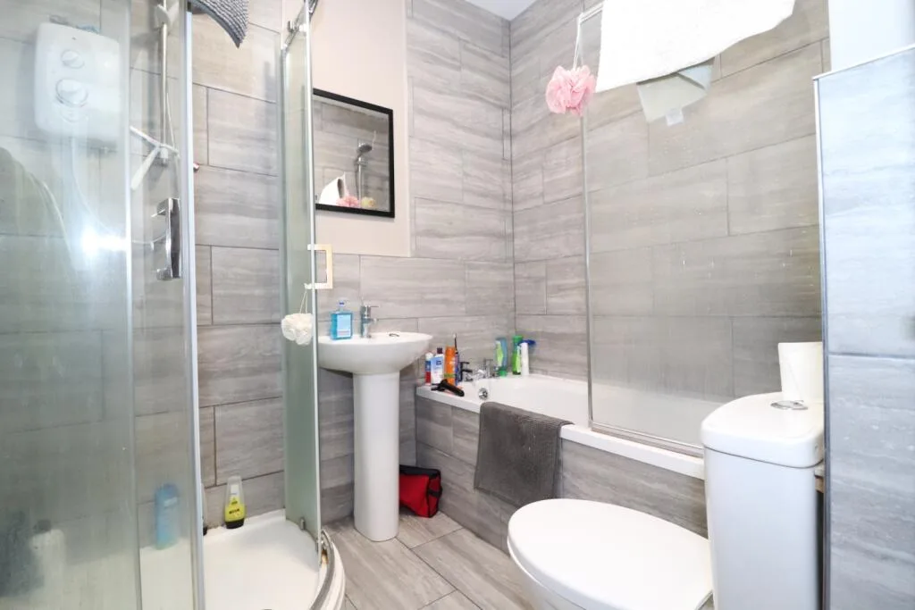 6 bedroom terraced house for rent