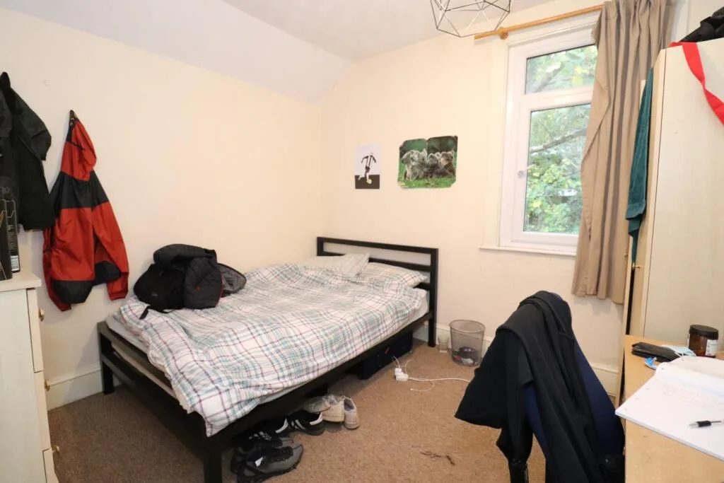 6 bedroom terraced house for rent