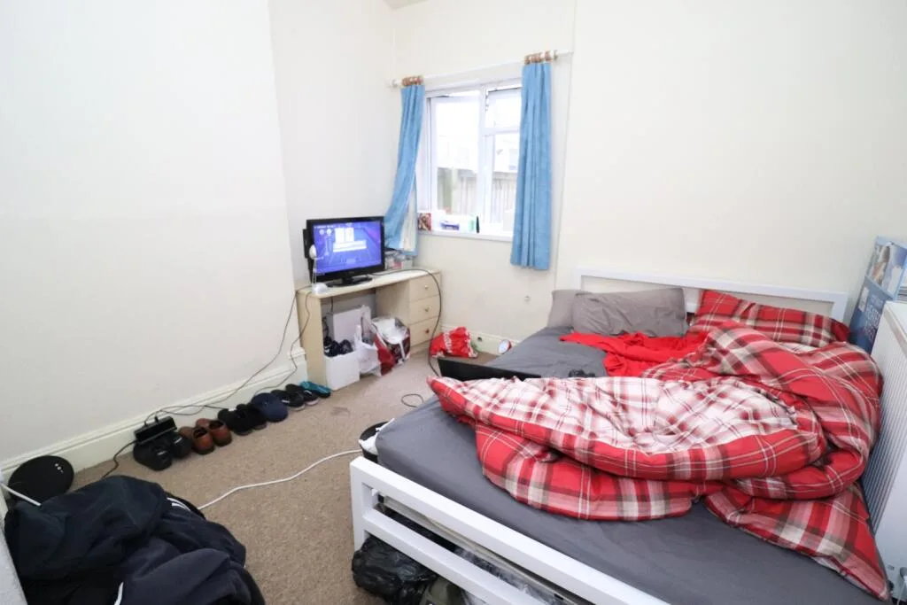 6 bedroom terraced house for rent
