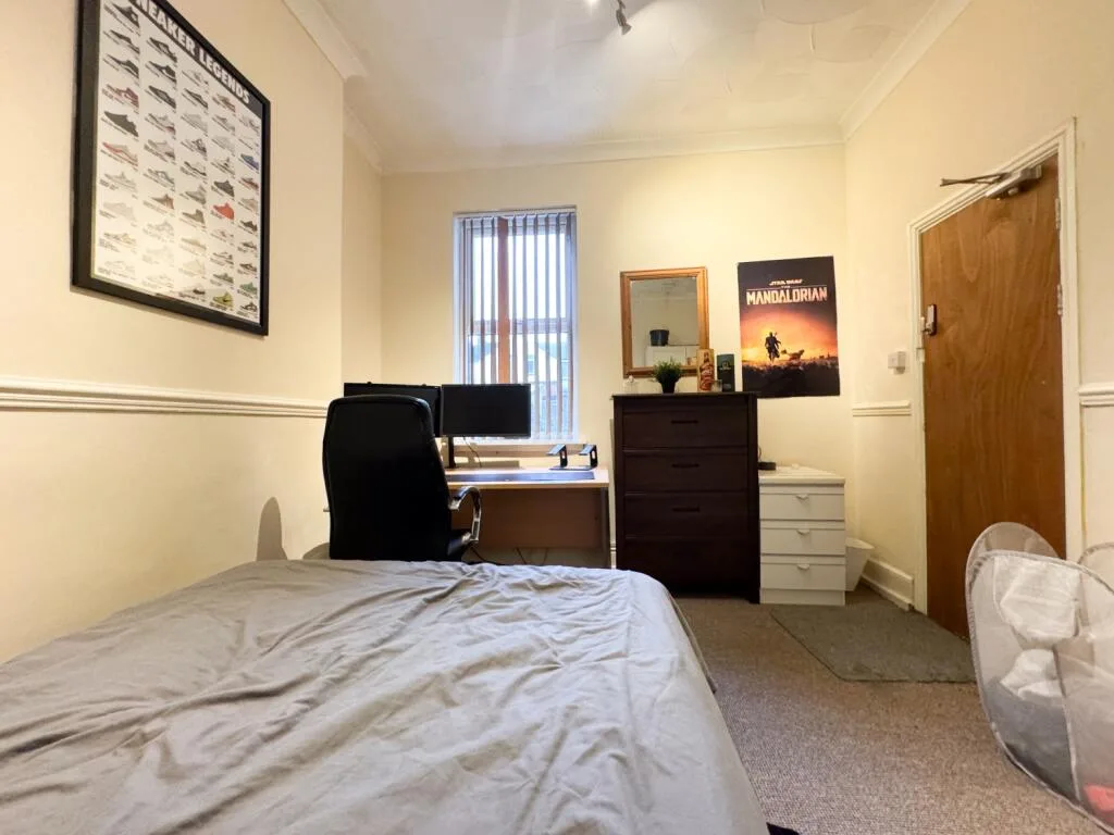 5 bedroom terraced house for rent