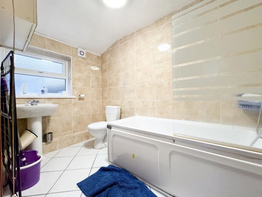 5 bedroom terraced house for rent