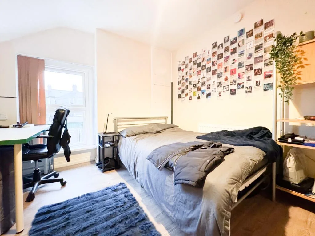 5 bedroom terraced house for rent