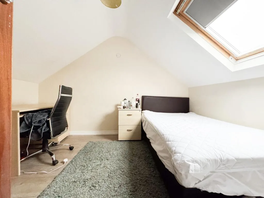 5 bedroom terraced house for rent
