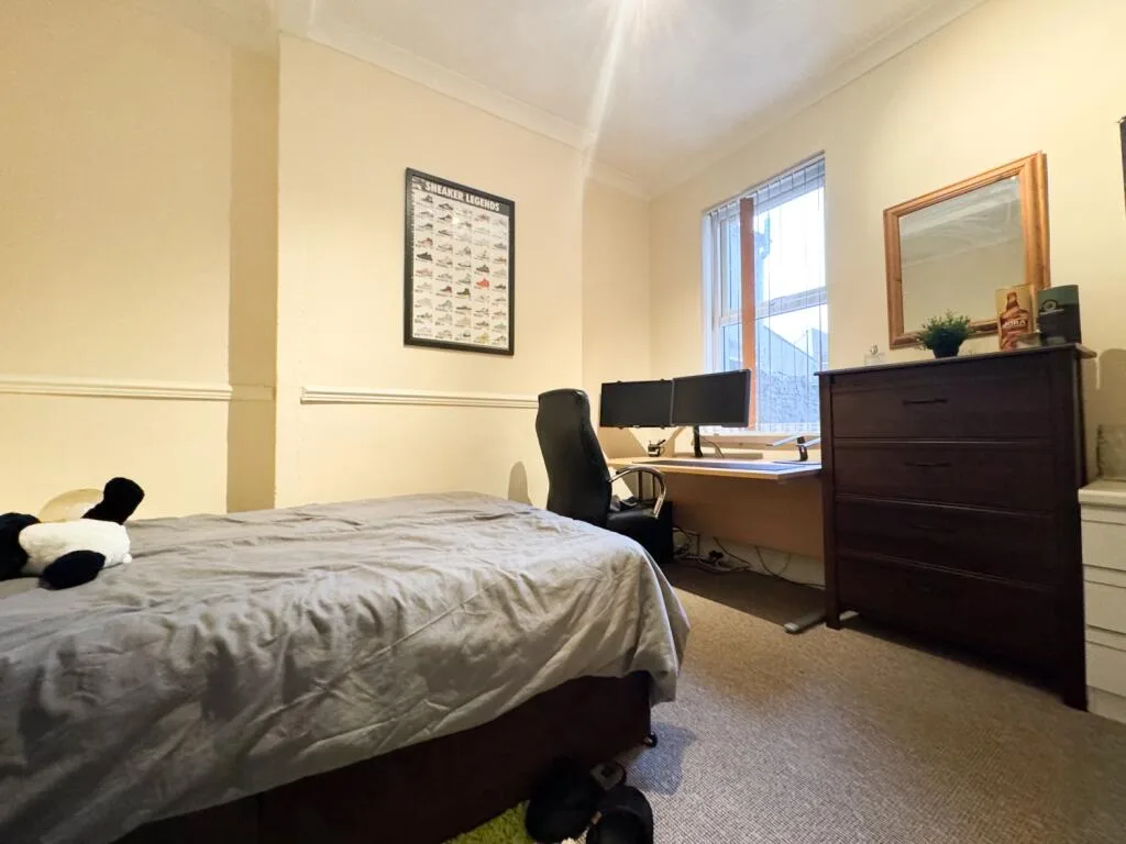 5 bedroom terraced house for rent
