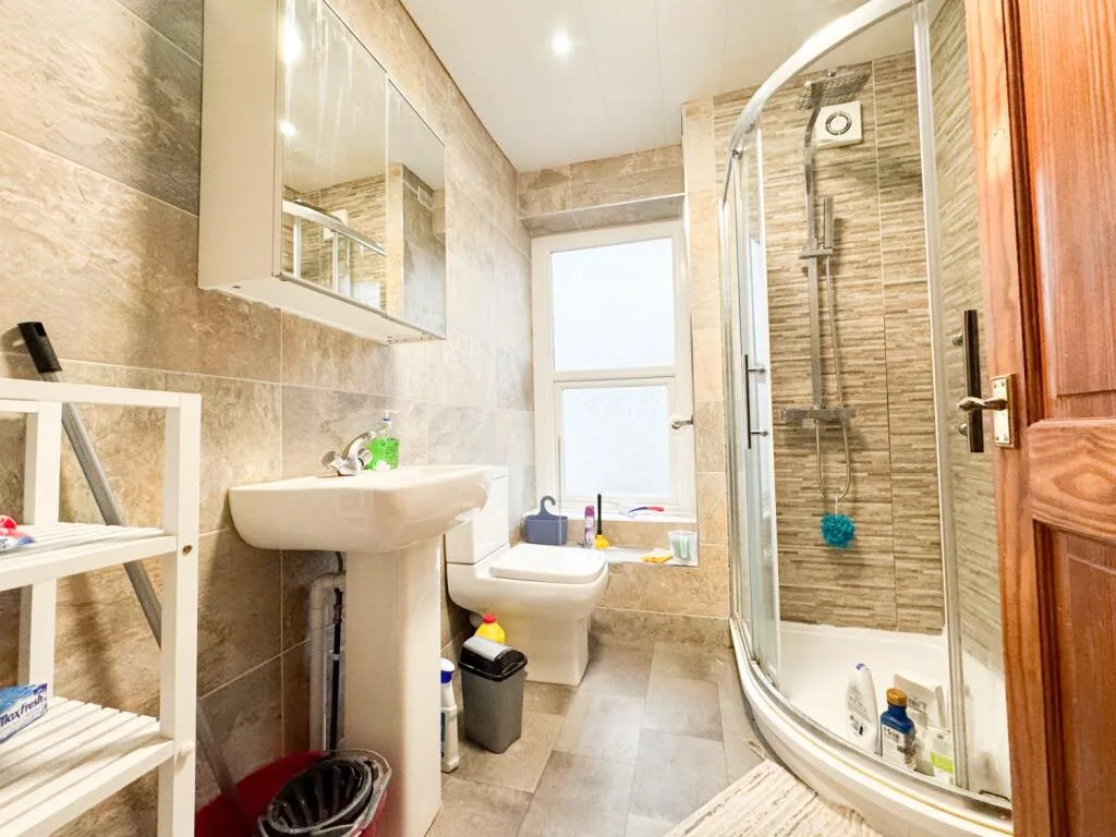 5 bedroom terraced house for rent
