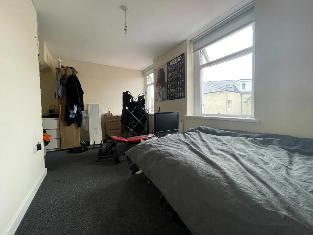 6 bedroom terraced house for rent