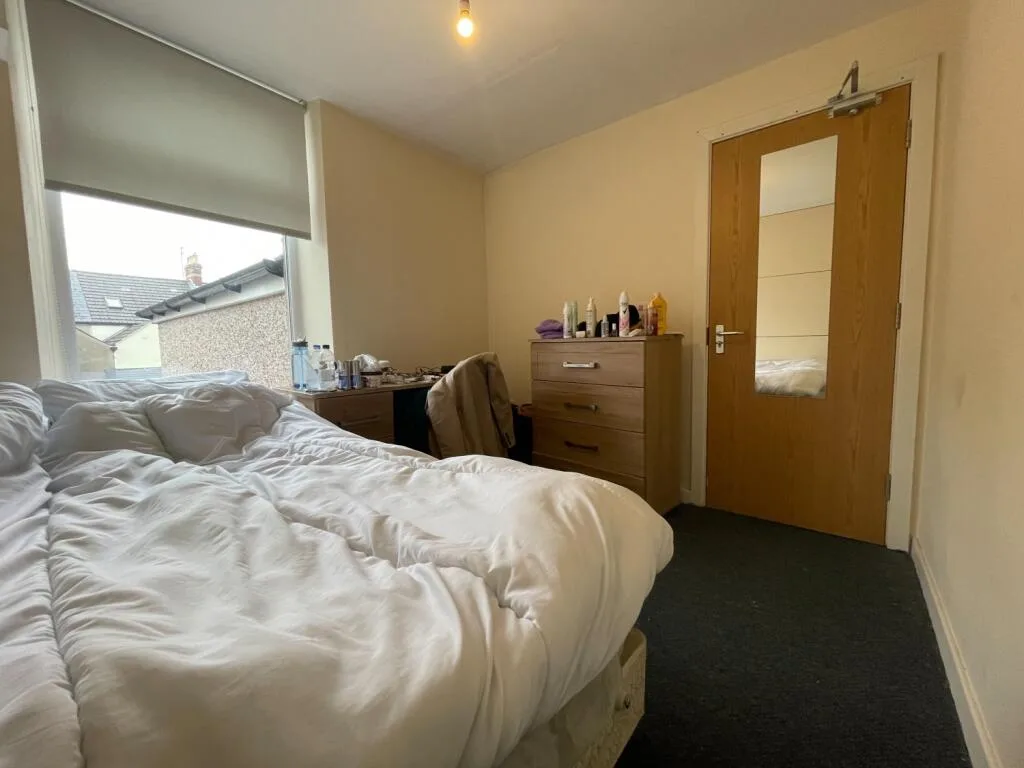 6 bedroom terraced house for rent