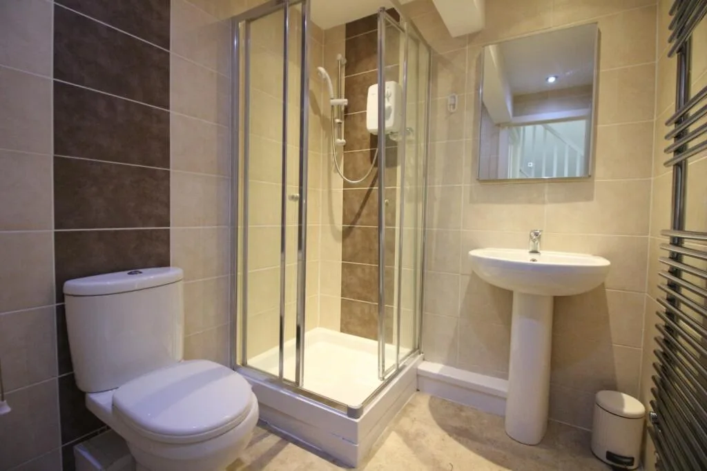 6 bedroom terraced house for rent
