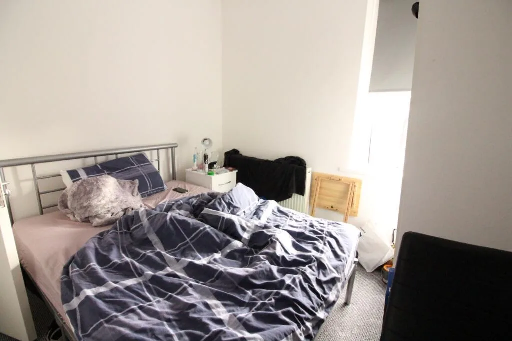 5 bedroom end of terrace house for rent