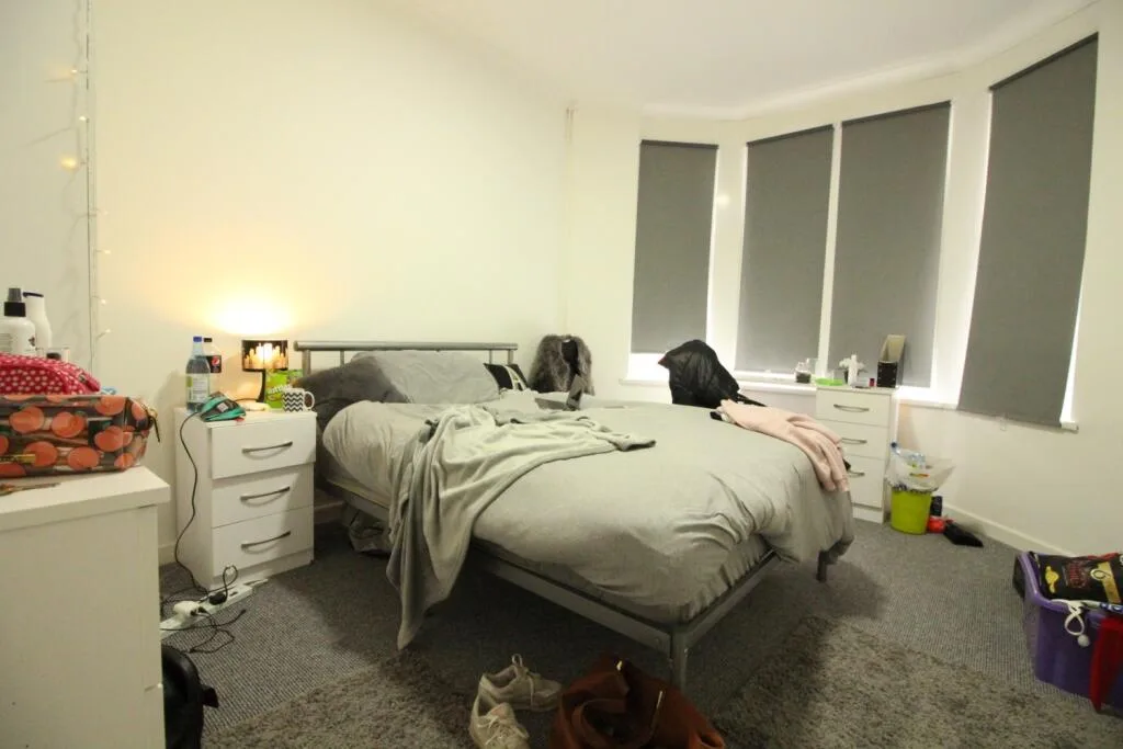 5 bedroom end of terrace house for rent