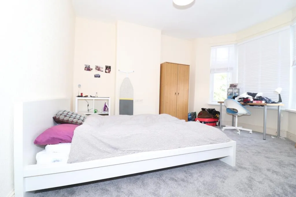 5 bedroom terraced house for rent