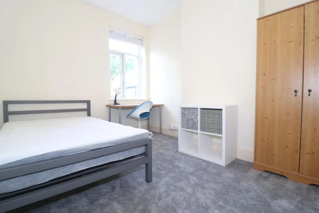 5 bedroom terraced house for rent