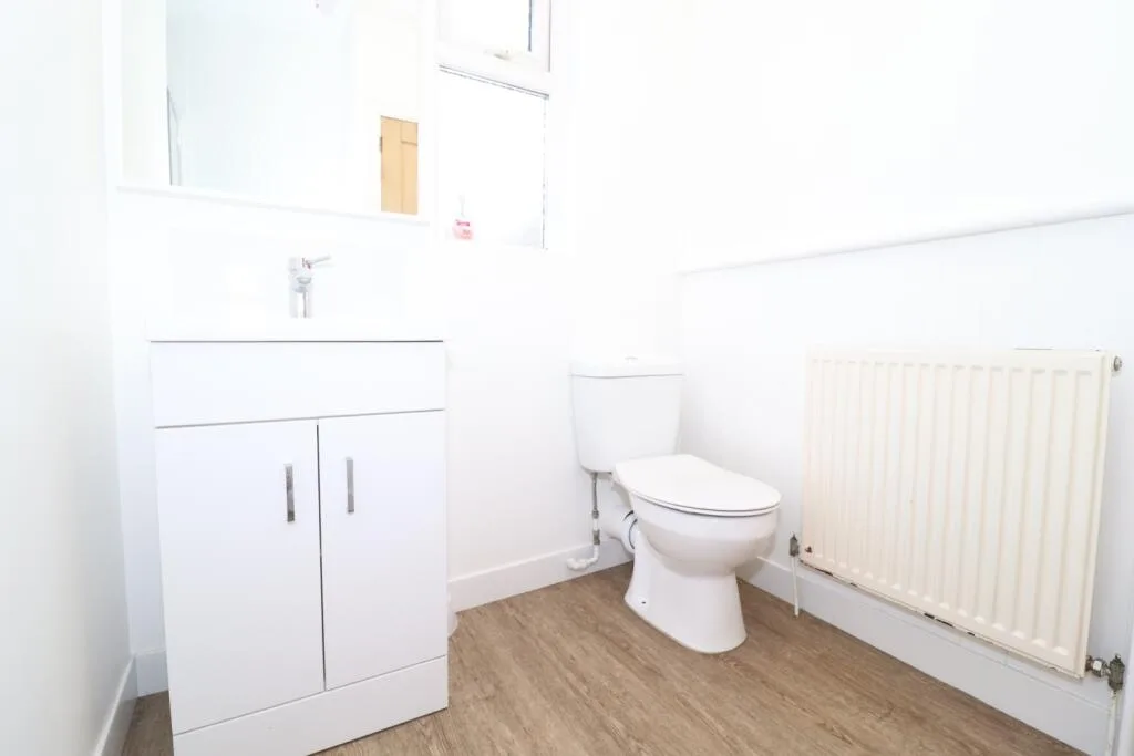 5 bedroom terraced house for rent