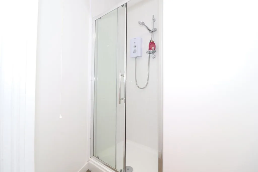 5 bedroom terraced house for rent