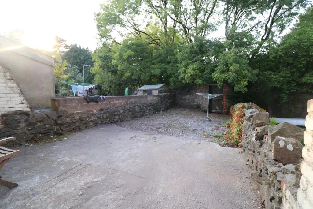 5 bedroom terraced house for rent