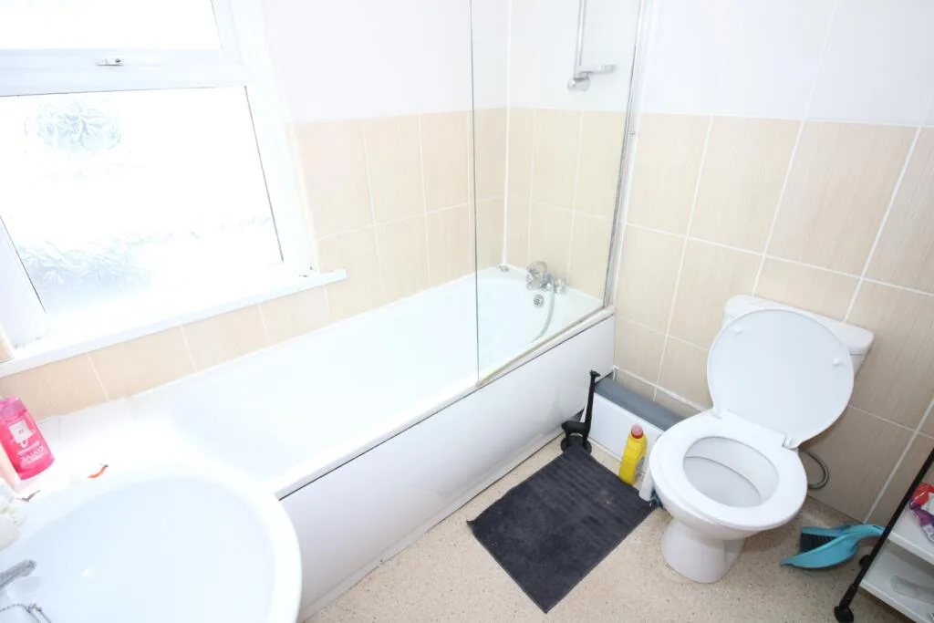 5 bedroom terraced house for rent