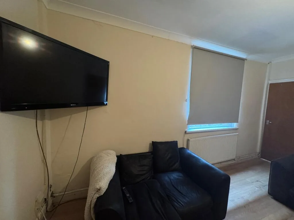5 bedroom terraced house for rent