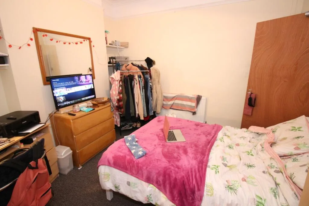 5 bedroom terraced house for rent