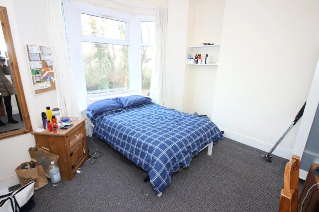 5 bedroom terraced house for rent