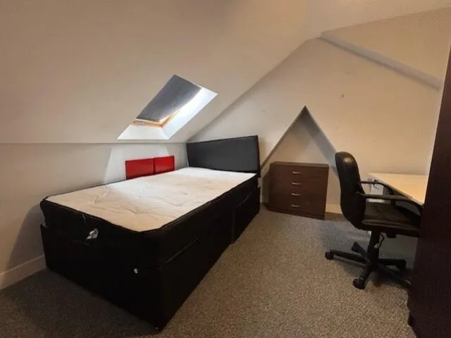 6 bedroom house for rent