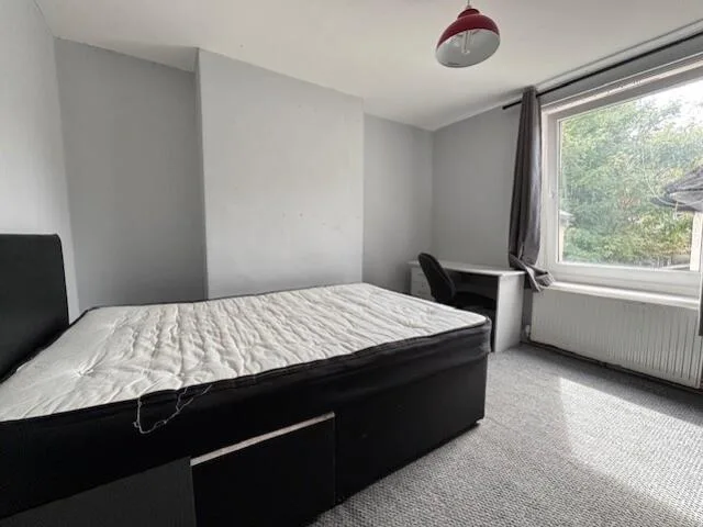 6 bedroom house for rent